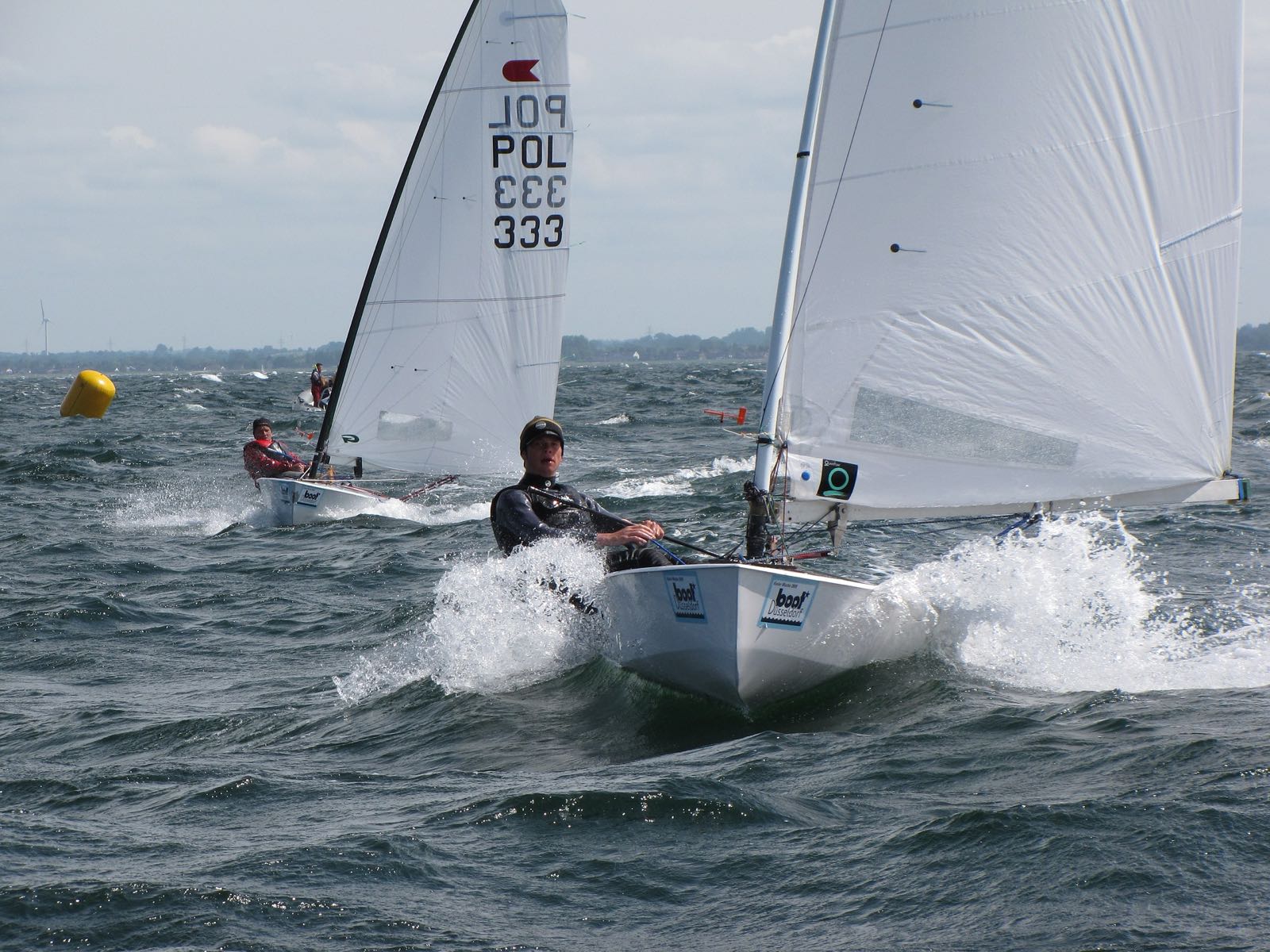 Voilier au large de la côte atlantique